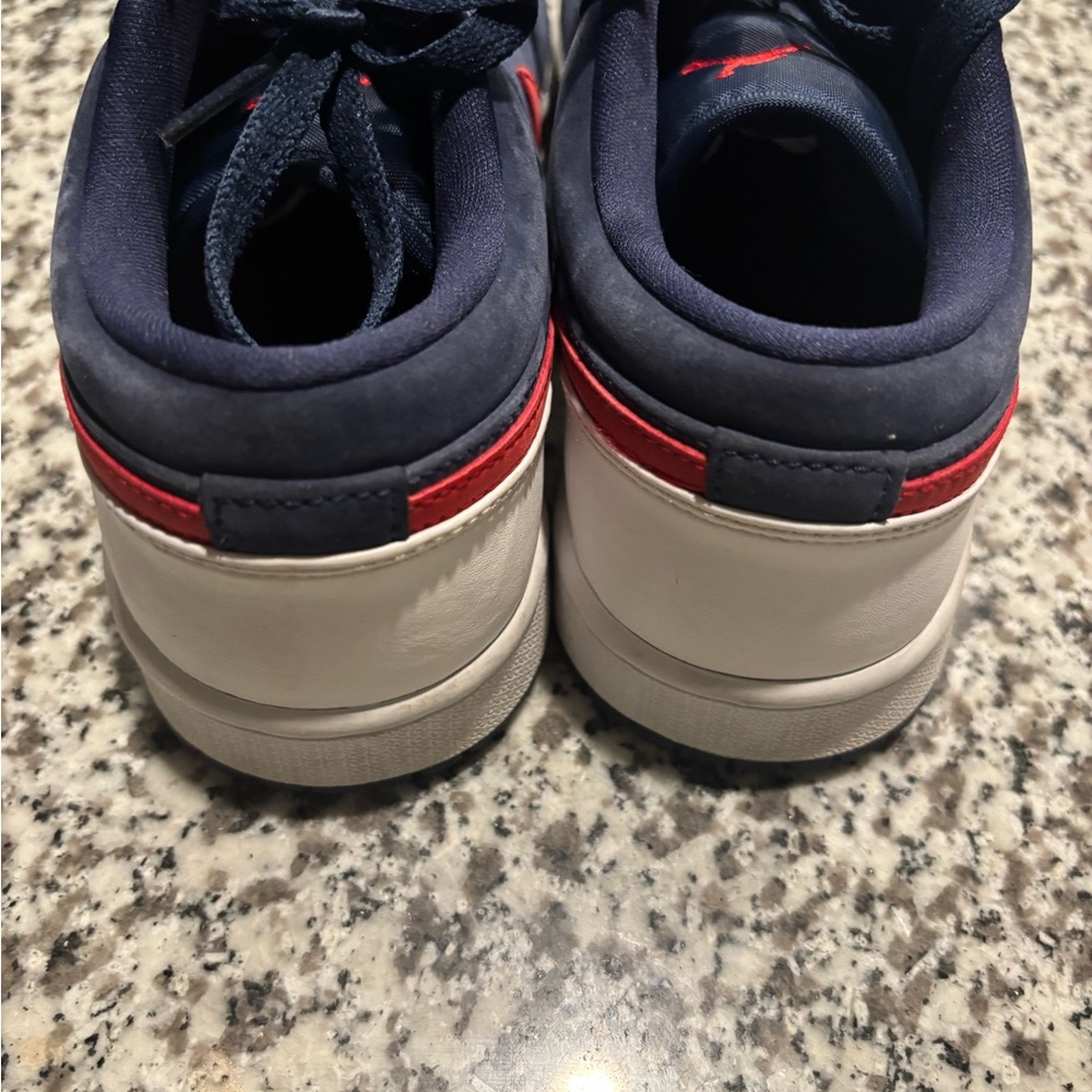 Jordan Sneakers Navy and Red - Picture 4 of 8